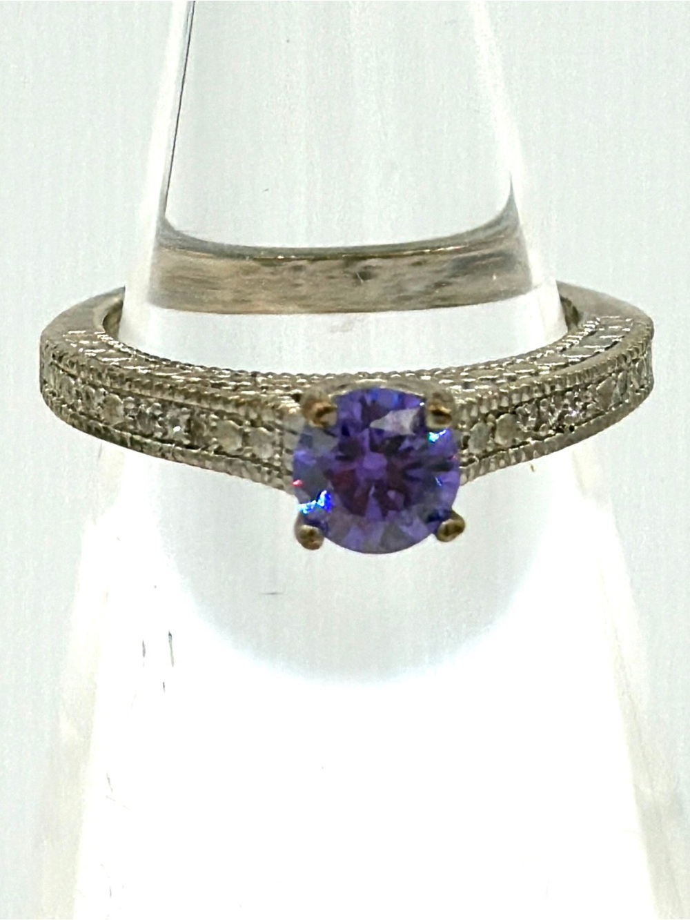 Vintage-Style Silver-Plated Purple Solitaire Ring Woman’s Fashion Jewelry